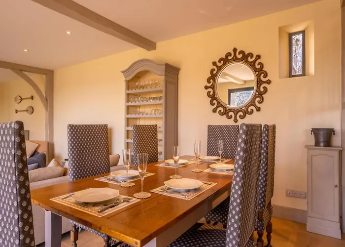 بيت للعطل 7-bedroom Tarn With