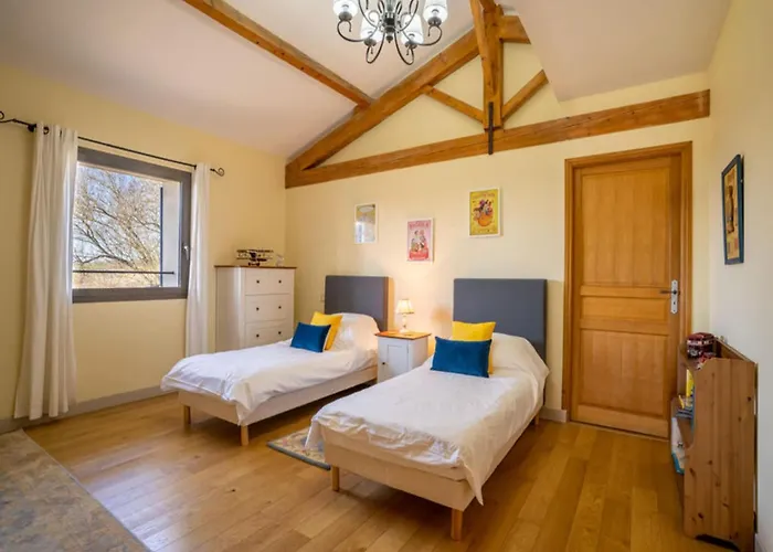 7-bedroom Tarn With بيت للعطل Damiatte