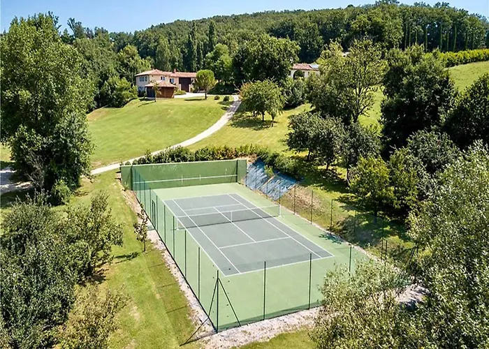 بيت للعطل 7-bedroom Tarn With Damiatte