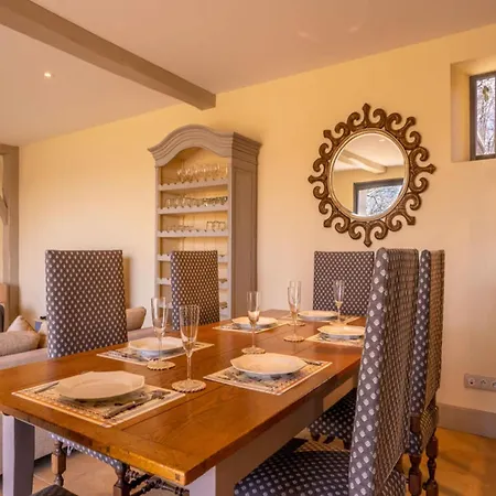 Semesterbostad 7-bedroom Tarn With