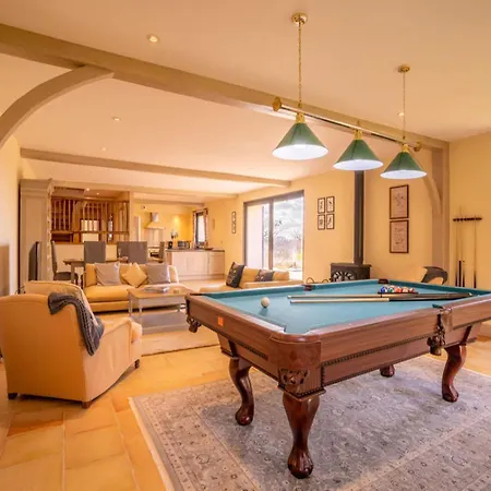 7-bedroom Tarn With *